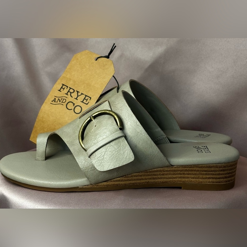 COPY - Frye And Co Womens Quincey Thong Sandals Taupe Gray Faux Leather Wedge 8… - Picture 11 of 16